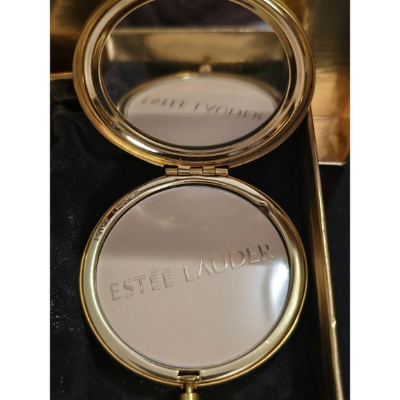 Estée Lauder 'May' Angel Compact Lucidity Transparent 06 pressed powder. W/ Box - Picture 4 of 6